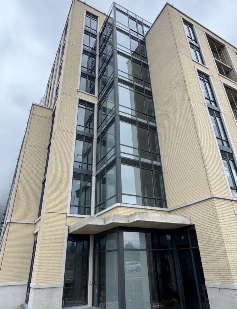 Ashton - Window Wall by Blackline Aluminum