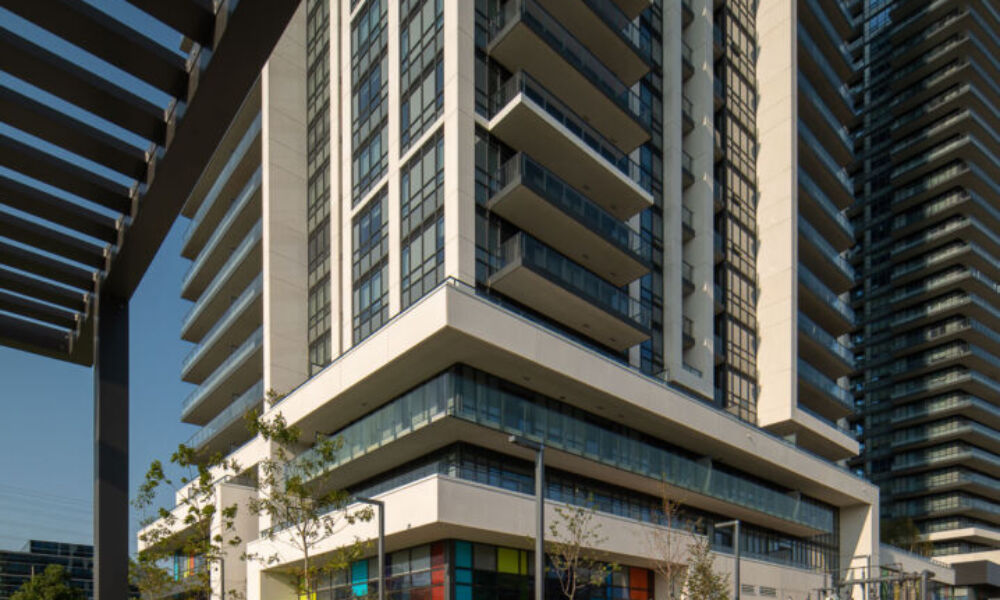 pavilia towers burnaby skytrain