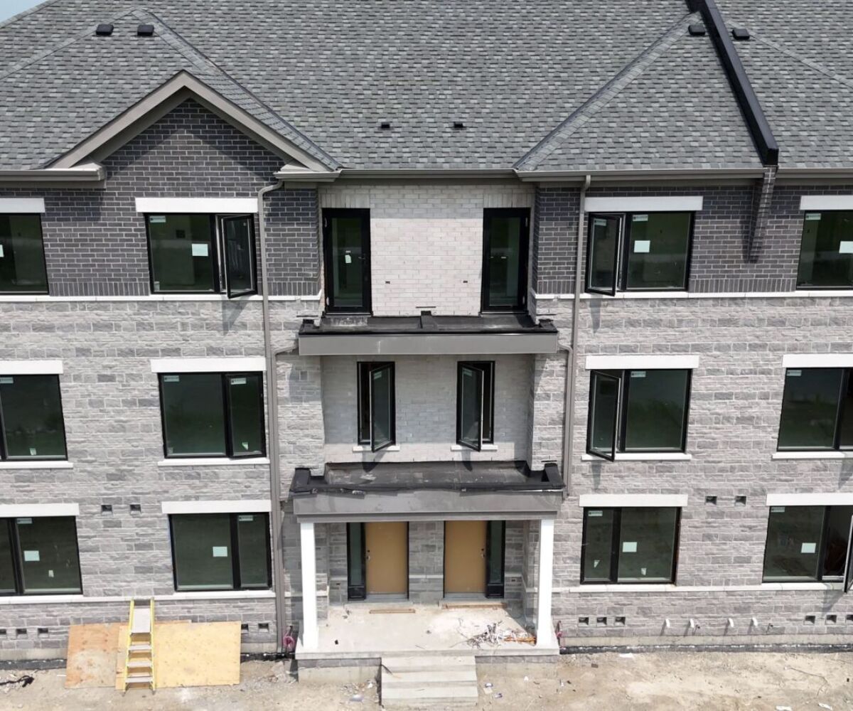 Skyland - Project by Blackline Aluminum (2)